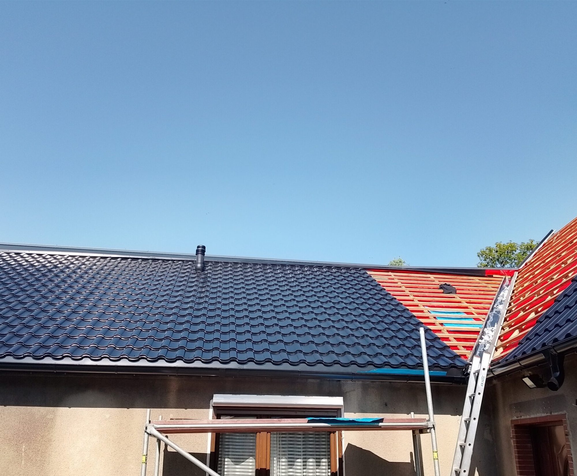 montaż blachodachówki