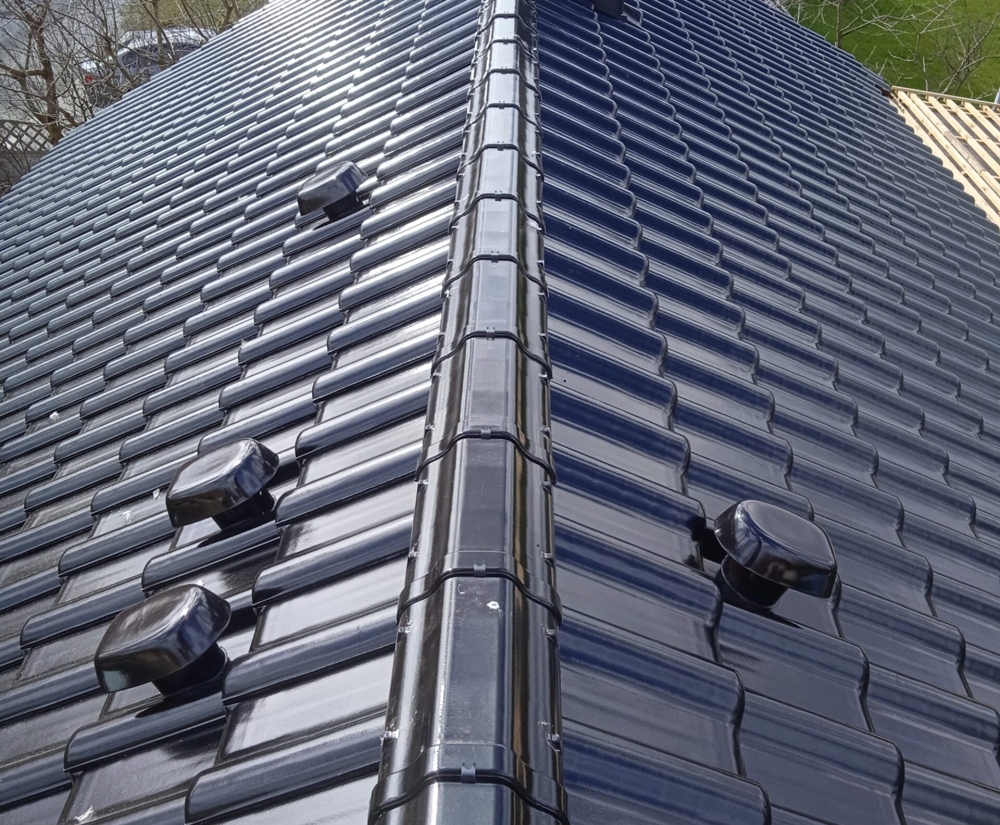 czarna dachówka połysk