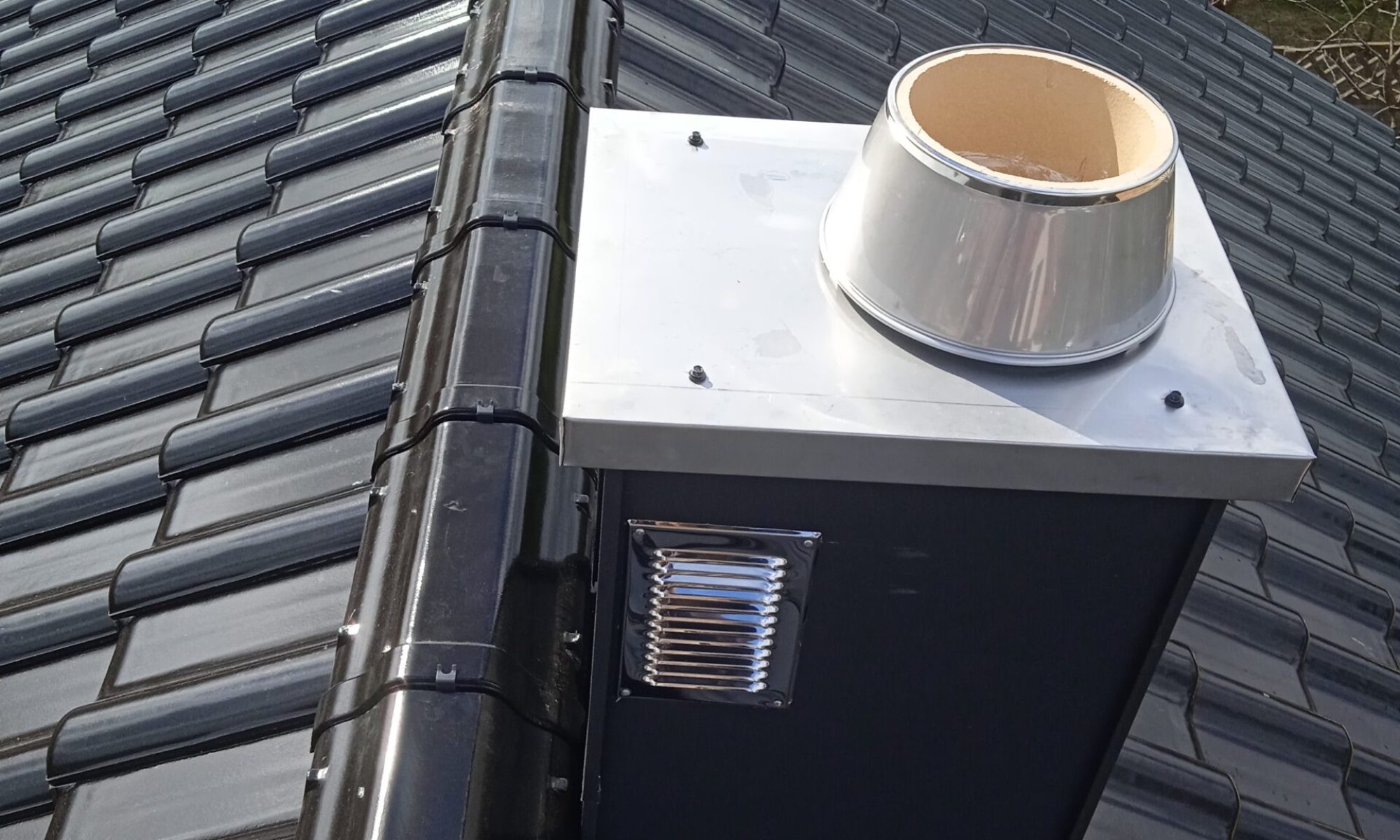 komin z blachy na rąbek